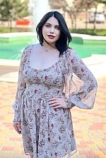 Ukrainian mail order bride Yulia from Pivdenne with brunette hair and green eye color - image 10