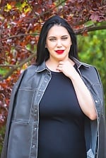 Ukrainian mail order bride Yulia from Pivdenne with brunette hair and green eye color - image 6