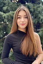 Ukrainian mail order bride Zhanna from Cherkasy with light brown hair and green eye color - image 3