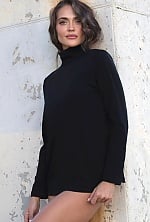 Ukrainian mail order bride Paulina from Madrid with light brown hair and brown eye color - image 2