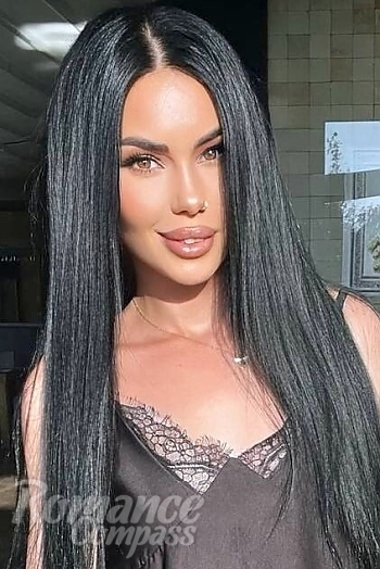 Ukrainian mail order bride Anastasia from Izmail with brunette hair and brown eye color - image 1