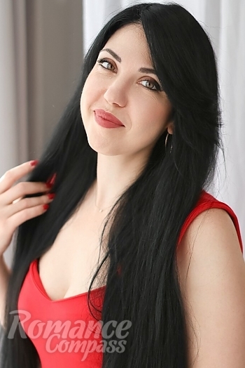 Ukrainian mail order bride Tatyana from Kyiv with brunette hair and brown eye color - image 1