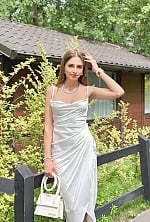 Ukrainian mail order bride Alina from Kyiv Oblast with light brown hair and brown eye color - image 4