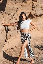 Ukrainian mail order bride Nazaret from Abarán with black hair and brown eye color - image 5