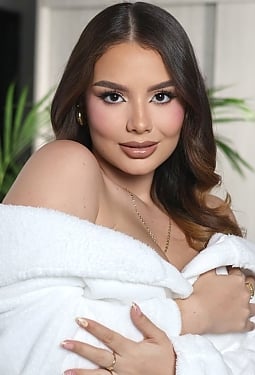 Isabela, 20 y.o. from Bogotá, Colombia
