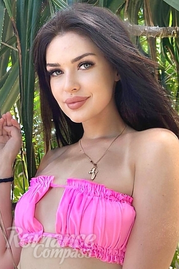 Ukrainian mail order bride Darya from Taraz with brunette hair and grey eye color - image 1