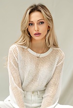 Ukrainian mail order bride Yulia from Kyiv with blonde hair and green eye color - image 4