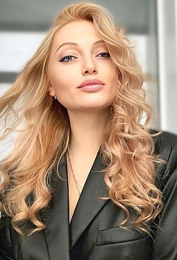Yulia, 47 y.o. from Kyiv, Ukraine