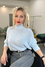 Ukrainian mail order bride Yulia from Kyiv with blonde hair and green eye color - image 5