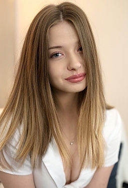 Yana, 20 y.o. from Prague, Czech Rep.