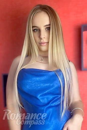 Ukrainian mail order bride Diana from Prague with blonde hair and grey eye color - image 1
