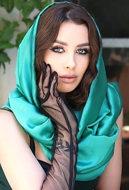 Nicoleta, 24 y.o. from Floreşti, Moldova