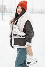 Ukrainian mail order bride Aliya from Baikonur with black hair and brown eye color - image 3