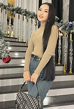 Ukrainian mail order bride Aliya from Baikonur with black hair and brown eye color - image 5