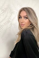 Ukrainian mail order bride Vita from Kyiv with blonde hair and green eye color - image 8