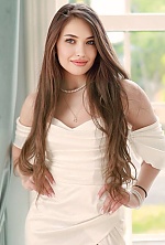 Ukrainian mail order bride Daria from Kyiv with light brown hair and green eye color - image 10