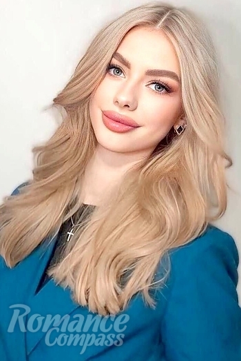 Ukrainian mail order bride Kateryna from Vinnytsia with light brown hair and green eye color - image 1