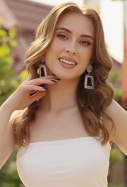 Anastasiia, 19 y.o. from Ivano-Frankivsk, Ukraine