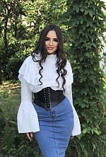 Ukrainian mail order bride Arina from Kyiv with brunette hair and blue eye color - image 7