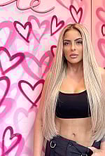 Ukrainian mail order bride Duanny from São Paulo with light brown hair and green eye color - image 7