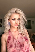 Ukrainian mail order bride Yuliia from London with blonde hair and green eye color - image 6