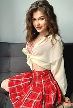 Ukrainian mail order bride Alyona from Kyiv with light brown hair and brown eye color - image 4