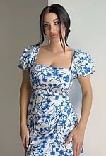 Ukrainian mail order bride Alina from Kyiv with black hair and hazel eye color - image 5