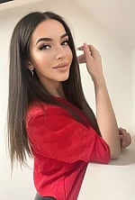 Ukrainian mail order bride Lilia from Kyiv with brunette hair and brown eye color - image 4