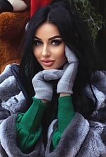 Ukrainian mail order bride Yuliia from Montreal with black hair and blue eye color - image 5