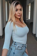 Ukrainian mail order bride Anna from Kyiv with blonde hair and green eye color - image 4