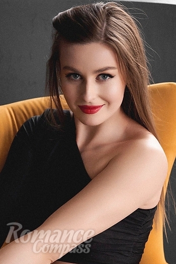 Ukrainian mail order bride Ekaterina from Feodosiya with brunette hair and blue eye color - image 1