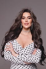 Ukrainian mail order bride Yuliia from Kyiv with brunette hair and brown eye color - image 2