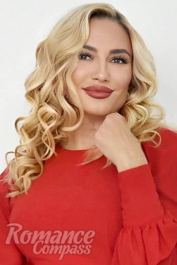Ukrainian mail order bride Maryna from Kyiv with blonde hair and brown eye color - image 1