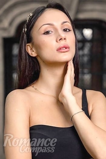Ukrainian mail order bride Karina from Lviv with brunette hair and brown eye color - image 1