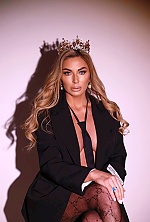 Ukrainian mail order bride Alina from Kharkiv with blonde hair and grey eye color - image 2
