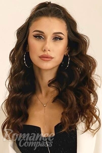 Ukrainian mail order bride Kseniia from Brovary with brunette hair and brown eye color - image 1