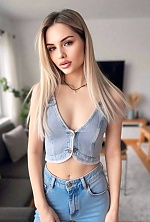 Ukrainian mail order bride Yuliia from Mykolaiv with light brown hair and brown eye color - image 3