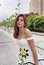 Ukrainian mail order bride Irina from Lviv with brunette hair and green eye color - image 5