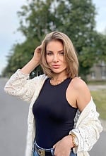 Ukrainian mail order bride Irina from Lutsk with light brown hair and blue eye color - image 8