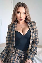Ukrainian mail order bride Alina from Kyiv with light brown hair and brown eye color - image 3