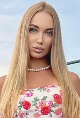 Yelyzaveta, 19 y.o. from Odesa, Ukraine