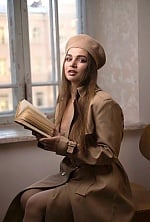Ukrainian mail order bride Nina from Madrid with light brown hair and green eye color - image 5