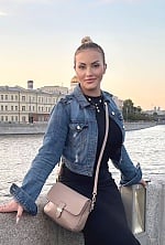Ukrainian mail order bride Yana from Prague with blonde hair and green eye color - image 2