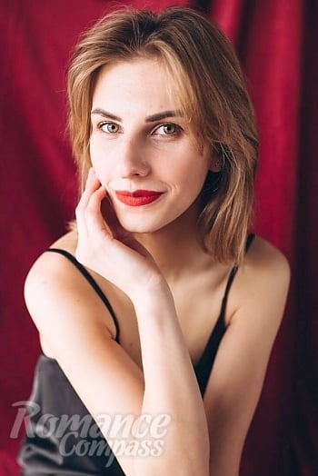 Ukrainian mail order bride Vitaliia from Vancouver with blonde hair and green eye color - image 1