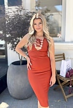 Ukrainian mail order bride Tatiana from Chisinau with light brown hair and hazel eye color - image 2