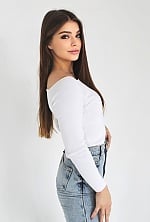 Ukrainian mail order bride Mariana from Kryvyi Rih with light brown hair and green eye color - image 7