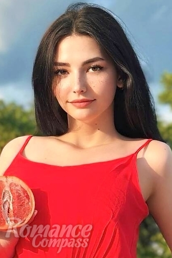 Ukrainian mail order bride Diana from Ivano-Frankivsk with brunette hair and brown eye color - image 1