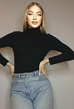 Ukrainian mail order bride Mariya from Kyiv with light brown hair and grey eye color - image 3