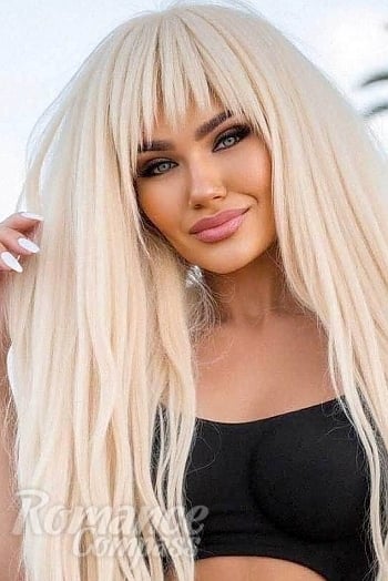 Ukrainian mail order bride Anastasia from Lisbon with light brown hair and brown eye color - image 1