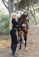 Ukrainian mail order bride Anastasia from Lisbon with light brown hair and brown eye color - image 2